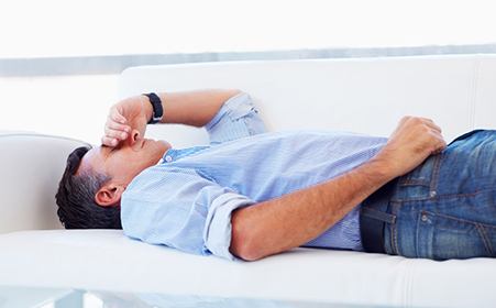 醫(yī)生說(shuō)男性?xún)?nèi)分泌失調(diào)容易引起不孕不育癥狀，應(yīng)該予以重視