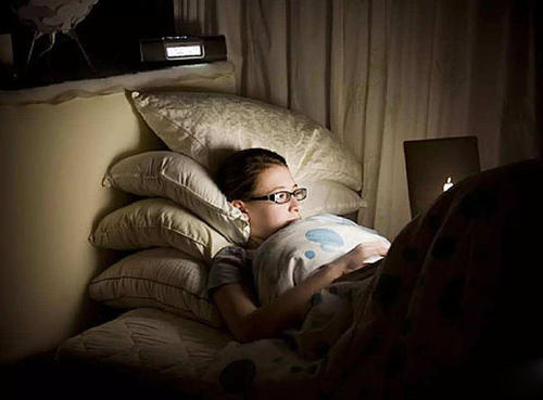 熬夜會(huì)催促女人衰老，你知道嗎？